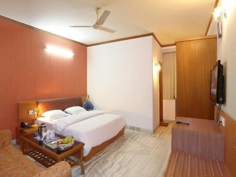 Fabhotel Ashu Palace Karol Bagh Дели Экстерьер фото